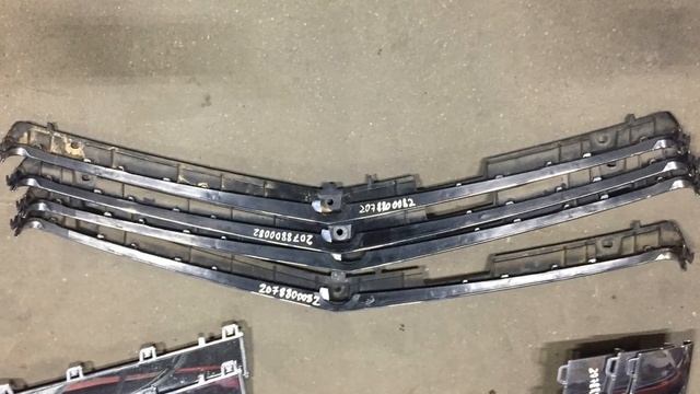 Хром решетки радиатора верхний Мерседес 207 Е класс A2078800082 смотреть онлайн