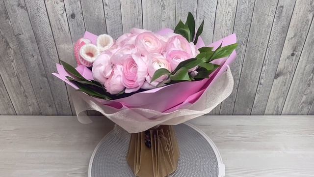 Букет из ранункулюсов на выписку смотреть онлайн