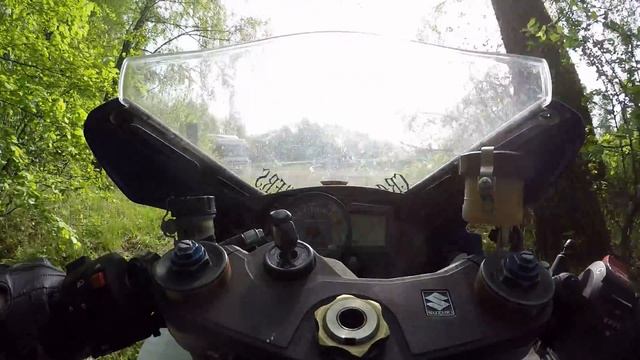 у водителя фуры пропал сон когда спорт-байк выехал из леса )))