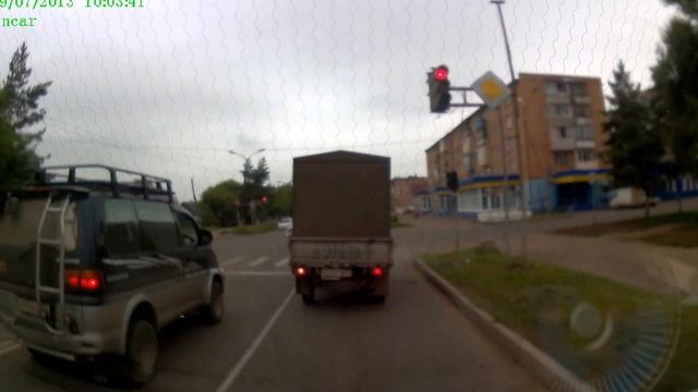 Проезд на красный в Арсеньеве,почему кому то можно? смотреть онлайн