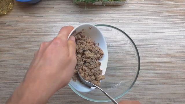 Супер быстрый салат за 5 минут. Микрозелень гороха и сардины. Авторский рецепт. смотреть онлайн