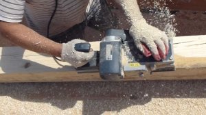 Не профессиональное строганье бруса с внутренней стороны и фаски...