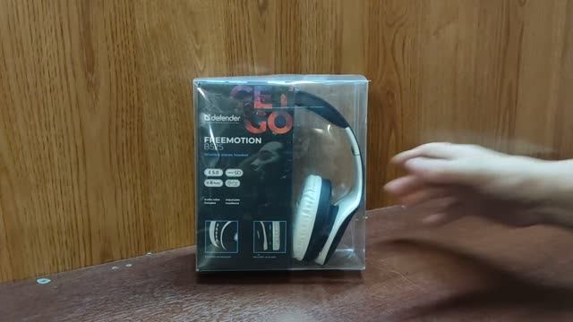 Беспроводные наушники Defender FreeMotion B525, чёрный/белый