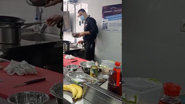Готовим лапшу удон .Азиатское блюдо #азия#удон с курицей и овощами смотреть онлайн