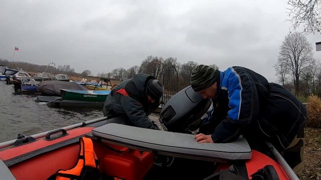 Первый спуск лодки на воду. Испытание б/у мотора.Ремонт карбюратора.Рузское вод-ще,д.Щербинки. ч-2. смотреть онлайн