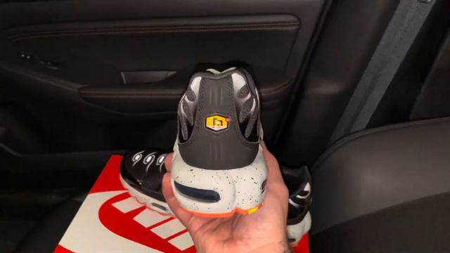 Nike Air Max Plus Aquamarine Black Teal Coral shoes смотреть онлайн