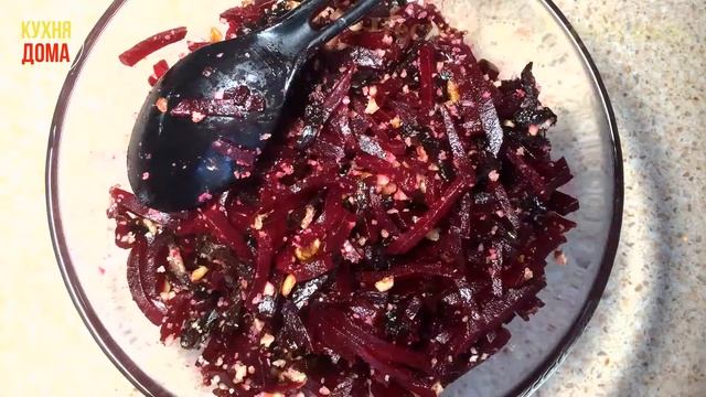 Салат из свеклы с чесноком. Салат из свеклы с грецким орехом. Салат из свеклы с черносливом. смотреть онлайн