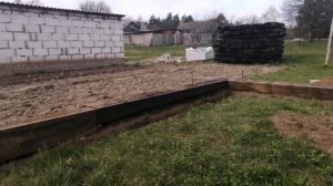 Фундамент под сарай готов.