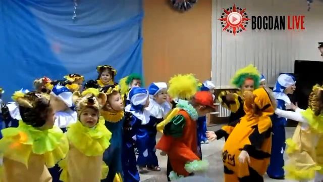 Танец "Маленький тигренок, рыженький котенок" студия Ау, дети 3 лет смотреть онлайн