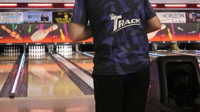 The LEGEND is back!? - Ebonite Game Breaker 2 Bowling Ball Review смотреть онлайн