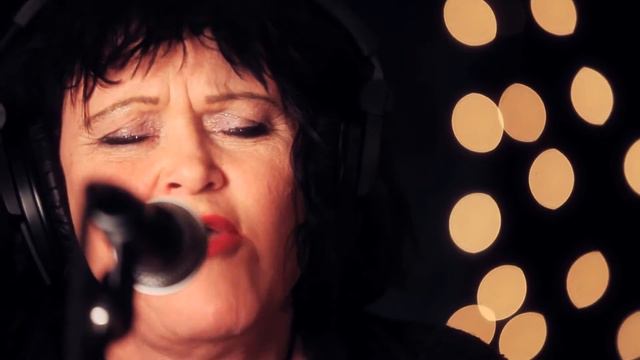 X - In This House That I Call Home (Live on KEXP) смотреть онлайн