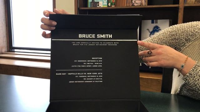 Custom Packaging Design for an NFL Great. смотреть онлайн