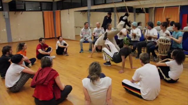 Cours de Capoeira Ginga Nagô Nantes - Pescador & Malik смотреть онлайн