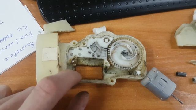 Ремонт актуатора замка Lexus RX 300 смотреть онлайн