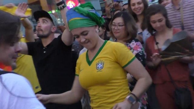 Mundial 2018. Samba Real на Никольской ул. 16.06.2018 (#4) смотреть онлайн