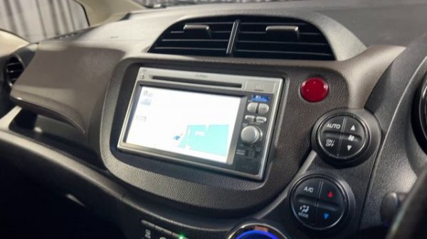 Honda Fit Shuttle 2012