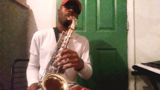 Yamaha 475 Alto Saxophone Silver Nickel Lacquer finish Key of E flat Alto Saxophone смотреть онлайн