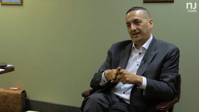 Clark cop says town, prosecutors punished him for recording racial slurs смотреть онлайн