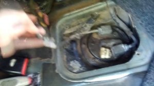 Не показывает уровень топлива | Замена и проверка датчика уровня топлива (ДУТ ВАЗ 2110)