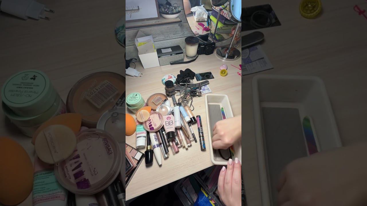 Навожу порядок в косметике, а мысли заняты новогодними подарками #мотивациянауборку #momlife смотреть онлайн