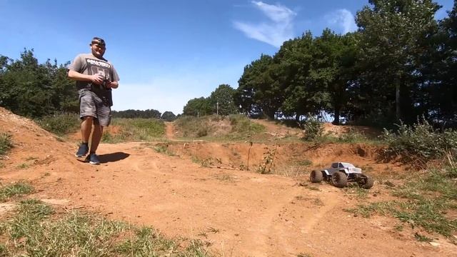 Here's Why I Haven't Been Using The Traxxas Rustler 4x4 RC Car смотреть онлайн
