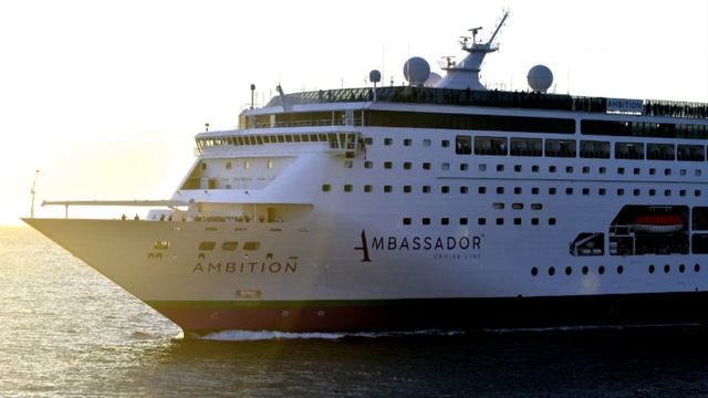 Ambassador Cruises 'Ambition' Ship Passes 'Ambience' смотреть онлайн