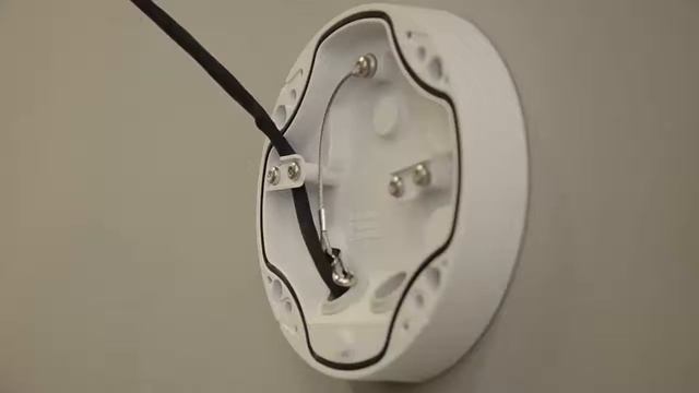 Mounting tip: Mount an AXIS Q1931-E or AXIS Q1765-LE on a "single gang box" смотреть онлайн