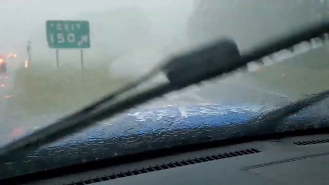 4 minutes ago! A terrible hailstorm - the size of a golf ball - hits Kansas and South Carolina смотреть онлайн
