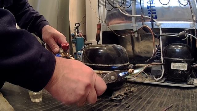 Как заправить мотор-компрессор маслом смотреть онлайн