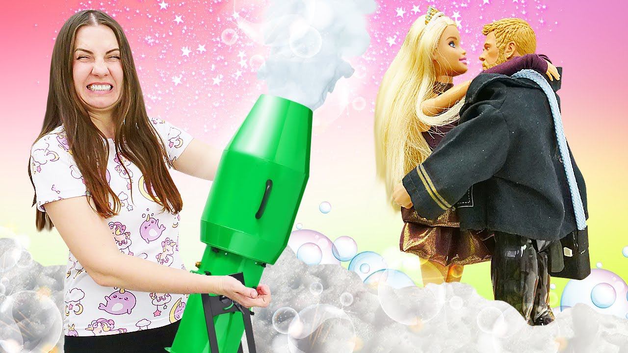 Кукла Барби будет сниматься в сериале! Видео для девочек Я не хочу в школу. Игры в куклы Барби смотреть онлайн