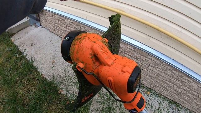 Триммер аккумуляторный BLACK+DECKER BCSTA536L1-QW 36 В смотреть онлайн
