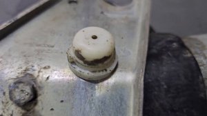 Лада Приора . Замена трапеции дворников