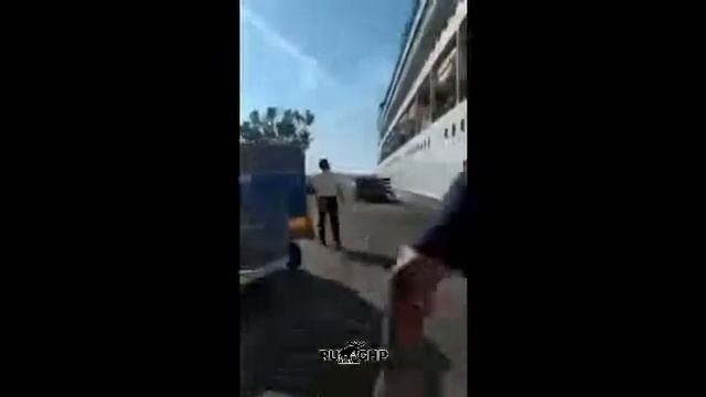 Это моё место, я всегда тут паркуюсь.