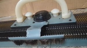 как сделать лёгкий ход у вязальная машина северянка