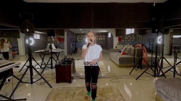 Anna Yurkevich | Who's laughing now | home version