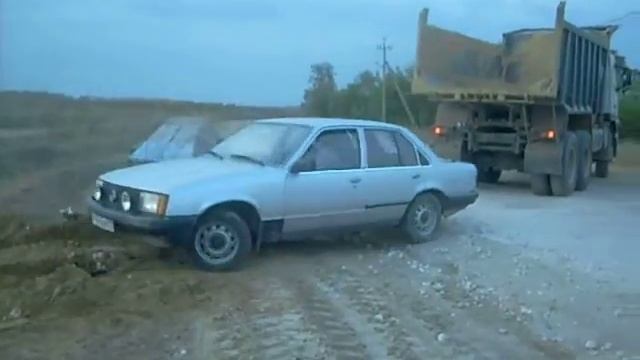 Вытаскивание Рекорда из песка смотреть онлайн