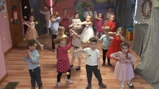 Танец "Дочки и сыночки" | Daycare "Teremok" 2019 смотреть онлайн