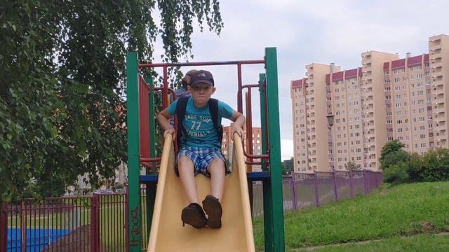 Как правильно скатиться с горки|| ПОЛЕЗНЫЙ КОНТЕНТ|| смотреть онлайн