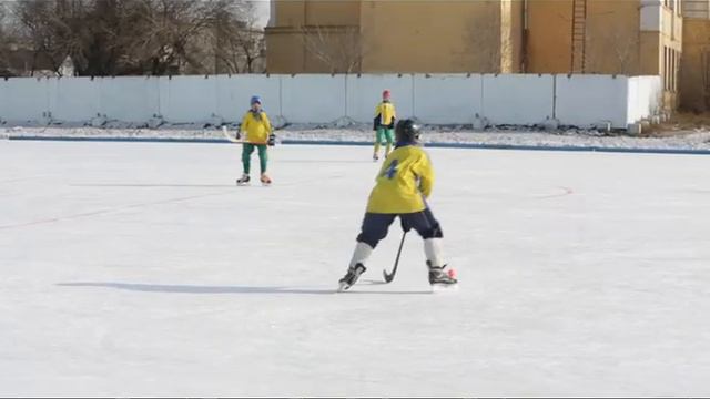 ХОККЕЙ С МЯЧОМ смотреть онлайн