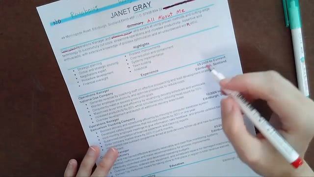 From BORING to FUN: Janet's Groovy Resume Makeover! смотреть онлайн