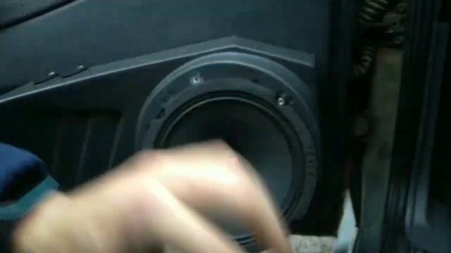 Замена штатных динамиков в ВАЗ 2114 на DL Audio Raven 165 смотреть онлайн