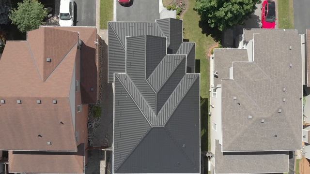 Black metal roof project in Whitby, Ontario, Canada. смотреть онлайн