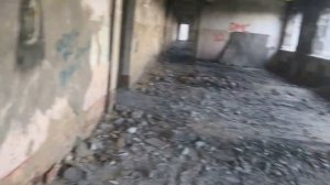 СИРЕНОГОЛОВЫЙ В РЕАЛЬНОЙ ЖИЗНИ! Наткнулся на сиреноголового в лесу! ОДИН В ЗАБРОШКЕ!