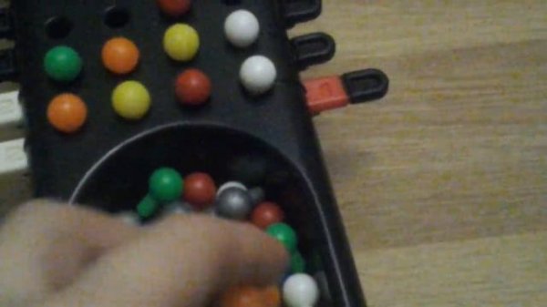 Объясняю как играть в игру mastermind