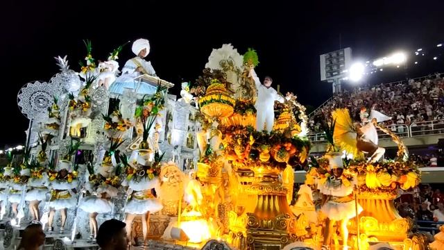 Бразильский КАРНАВАЛ // Рио-де-Жанейро смотреть онлайн