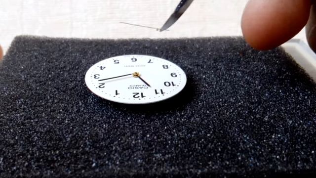УСТАНОВКА СТРЕЛКИ ЧАСОВ. / Setting the second hand смотреть онлайн