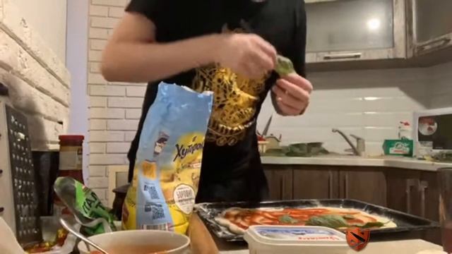 ЖЕКИЧ ГОТОВИТ ПИЦЦУ НА СТРИМЕ / КУКИНГ СТРИМ ОТ ЖЕКИЧ БЕТС/ Хочу питсу.кич бетс/Лучшее с sh4dowehhh смотреть онлайн