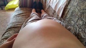 кроха пинается в животике у мамы, скоро вылезтит на Свет (воспоминания 3 года назад)
