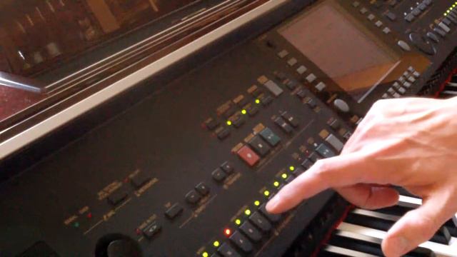 Yamaha CVP-309 16-Beat Presentation смотреть онлайн