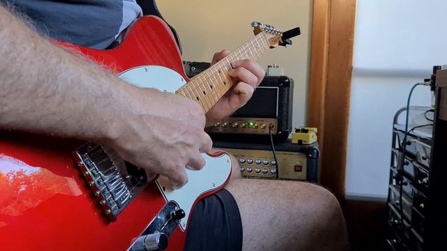 Playing on a Fender Telecaster + Marshall DSL 20 (with echo) смотреть онлайн
